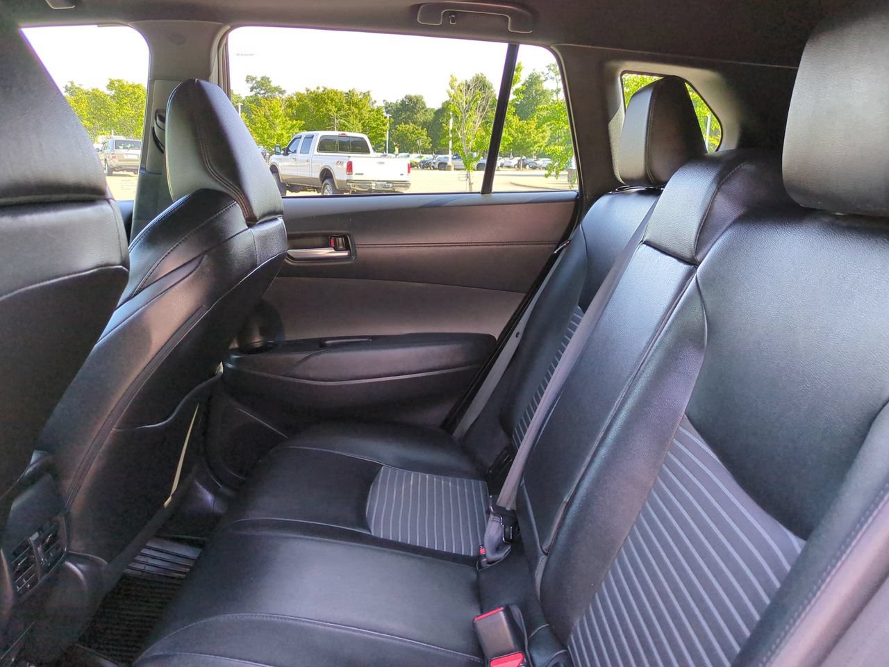 Used 2024 Toyota Corolla Cross AWD Hybrid w/ Convenience Package image 14