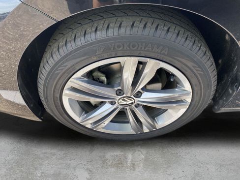 Used 2024 Volkswagen Jetta SE FWD image 4