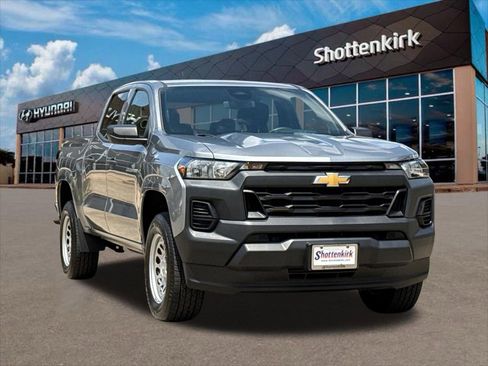 Used 2023 Chevrolet Colorado W/T RWD image 3