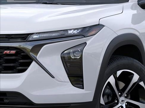 New 2026 Chevrolet Trax RS w/ Driver Confidence Package image 10