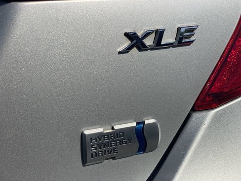Used 2012 Toyota Camry XLE w/ Leather Pkg FWD image 7
