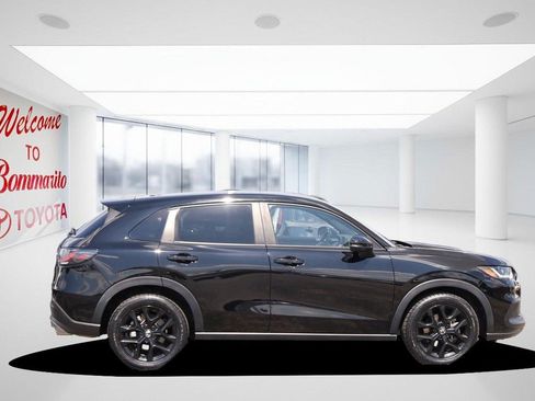 Used 2023 Honda HR-V Sport image 5