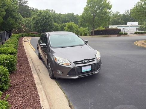 Used 2014 Ford Focus SE w/ Equipment Group 201A FWD image 13