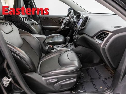 Used 2021 Jeep Cherokee Latitude Plus AWD/4WD image 24