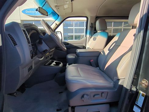 Used 2016 Nissan NV 3500 SL image 27