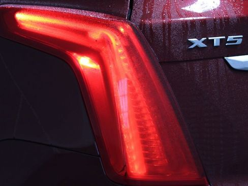 Used 2017 Cadillac XT5 Luxury image 51