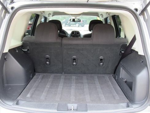 Used 2017 Jeep Patriot Sport image 26