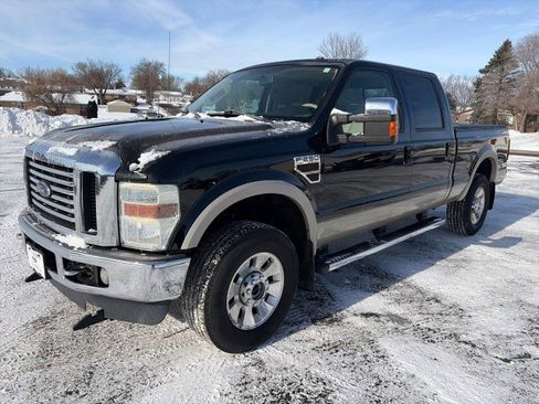 Used 2010 Ford F250 Lariat image 1