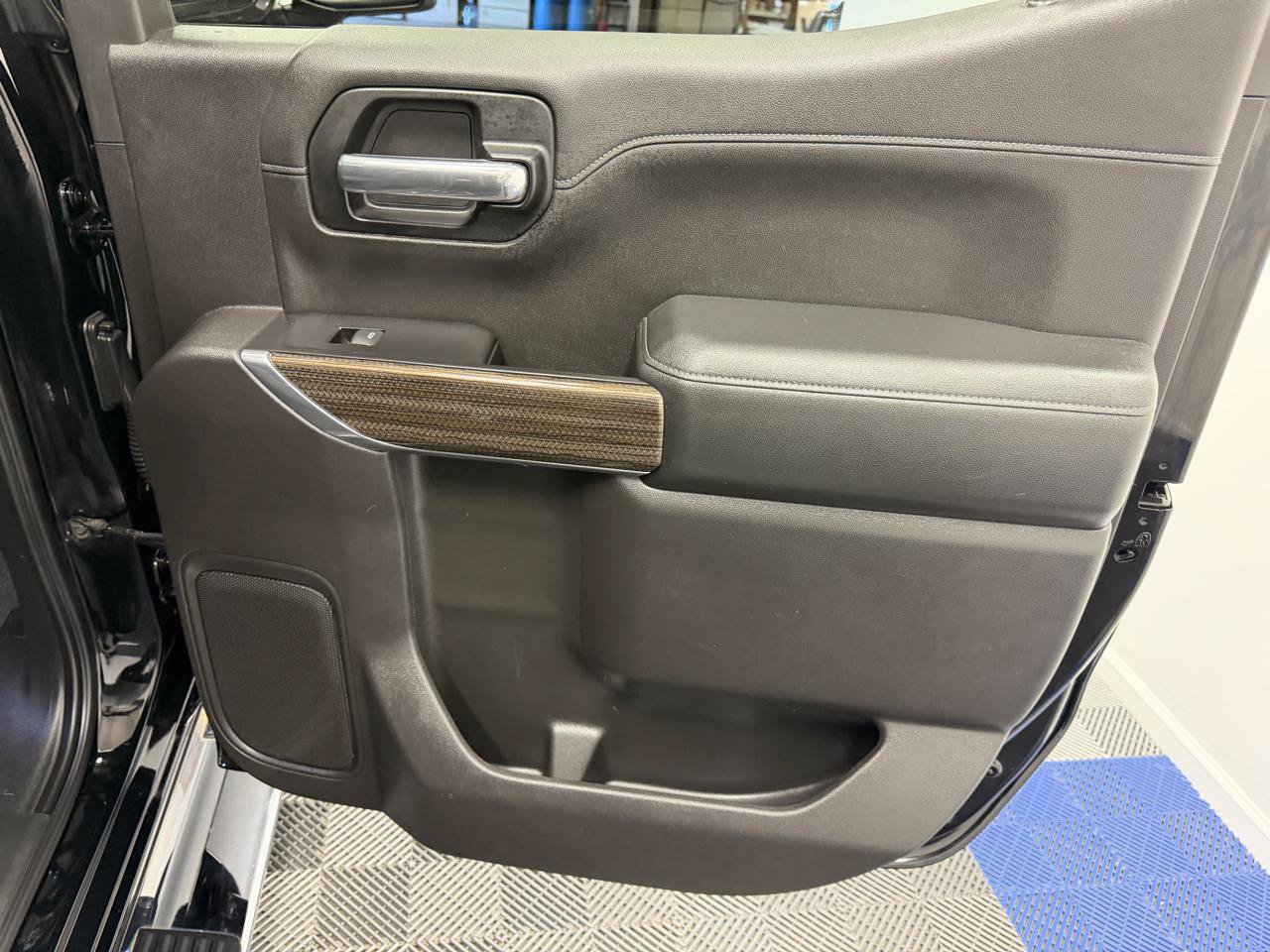 Used 2019 Chevrolet Silverado 1500 RST w/ All-Star Edition AWD/4WD image 19
