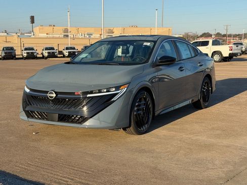 New 2026 Nissan Sentra SR image 2