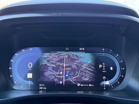 Used 2023 Volvo XC40 B5 Plus image 14