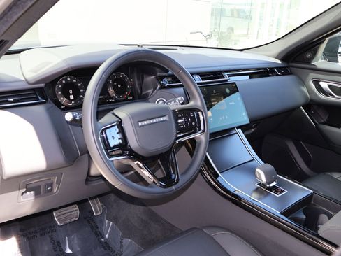 Certified 2026 Land Rover Range Rover Velar Dynamic SE AWD/4WD image 14