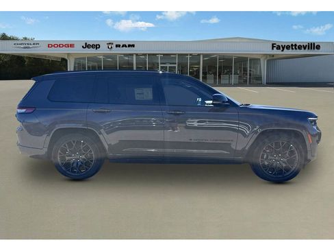 New 2025 Jeep Grand Cherokee L Summit image 2