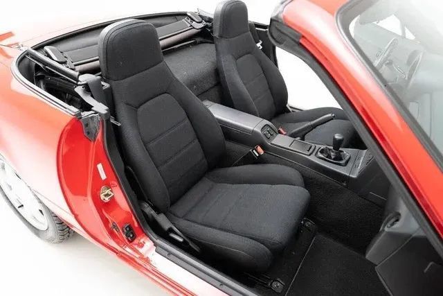 Used 1990 MAZDA MX-5 Miata RWD image 27