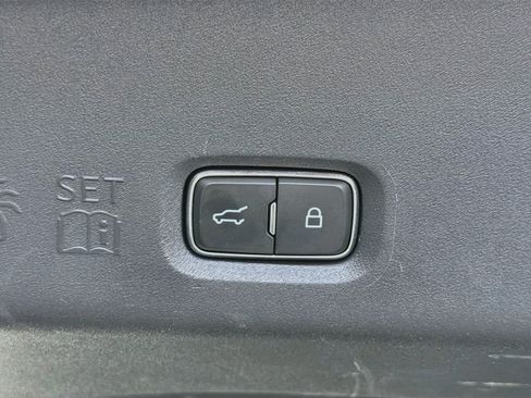 Used 2025 Ford Expedition Active AWD/4WD image 33