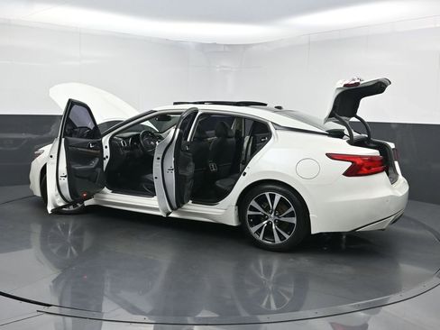 Used 2017 Nissan Maxima Platinum FWD image 38