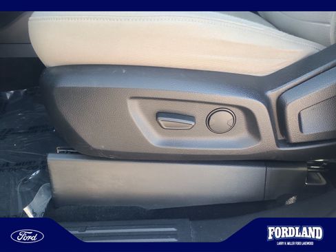 Used 2019 Ford Ranger XLT w/ Equipment Group 302A Luxury AWD/4WD image 14