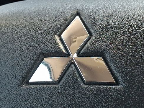Used 2023 Mitsubishi Outlander SE AWD/4WD image 31
