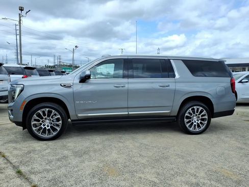 New 2026 GMC Yukon XL Denali w/ Denali Reserve Package AWD/4WD image 4