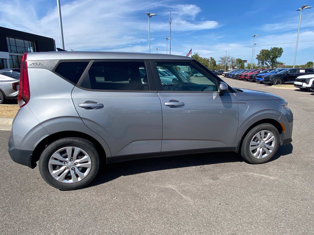 Used 2022 Kia Soul LX FWD image 8