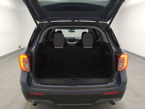 Used 2021 Ford Explorer XLT w/ Equipment Group 202A image 29