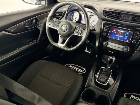 Used 2019 Nissan Rogue S image 28