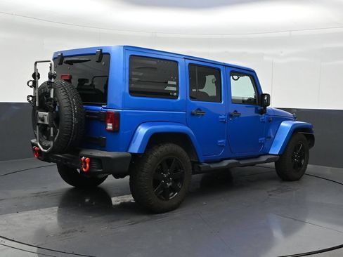Used 2014 Jeep Wrangler Unlimited Sahara AWD/4WD image 5