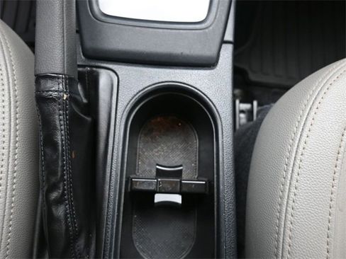 Used 2017 Subaru Forester 2.5i Premium image 9