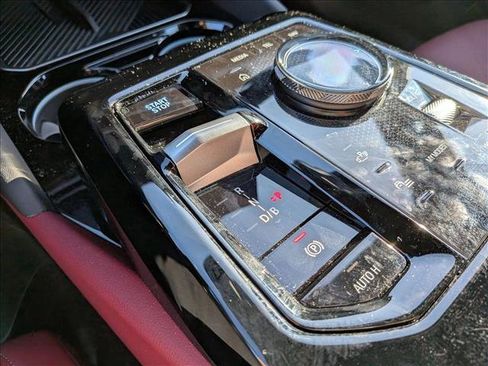 Used 2025 BMW i5 eDrive40i w/ Premium Package image 16