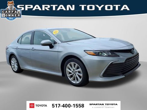 Used 2023 Toyota Camry LE FWD image 5