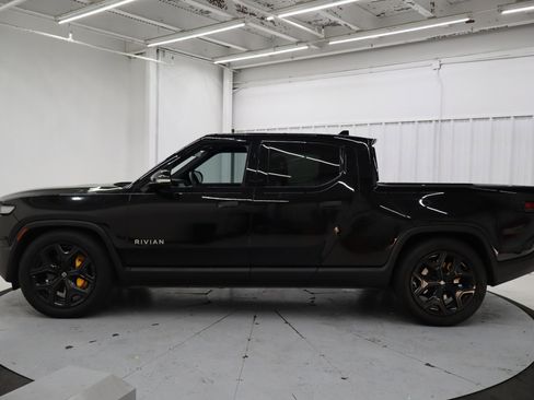 Used 2022 Rivian R1T Adventure image 9