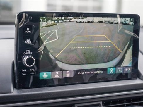 New 2025 Honda Pilot Touring image 31