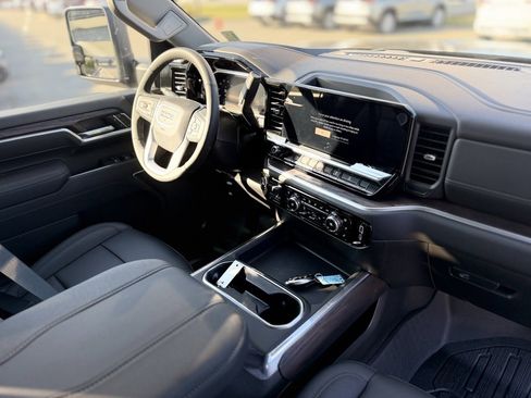 New 2026 GMC Sierra 2500 SLT w/ SLT Premium Package image 11