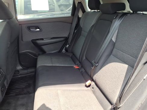 Used 2022 Nissan Rogue SV FWD image 16