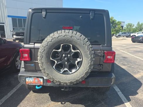 Used 2021 Jeep Wrangler Unlimited Rubicon 4xe w/ Cold Weather Group AWD/4WD image 3