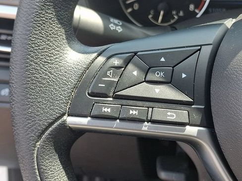 Used 2023 Nissan Altima 2.5 SV AWD/4WD image 22
