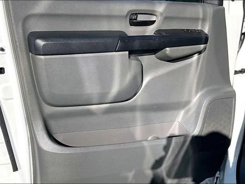 Used 2021 Nissan NV 3500 SL image 19