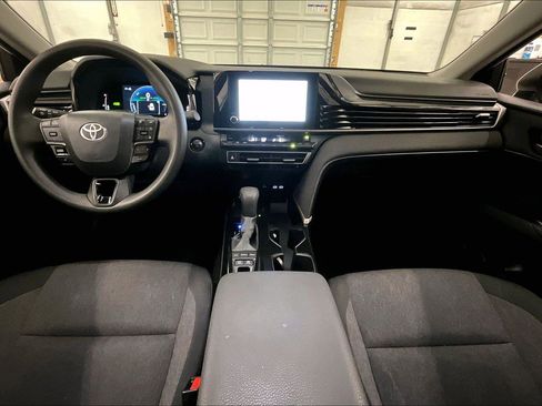 Used 2025 Toyota Camry LE image 14