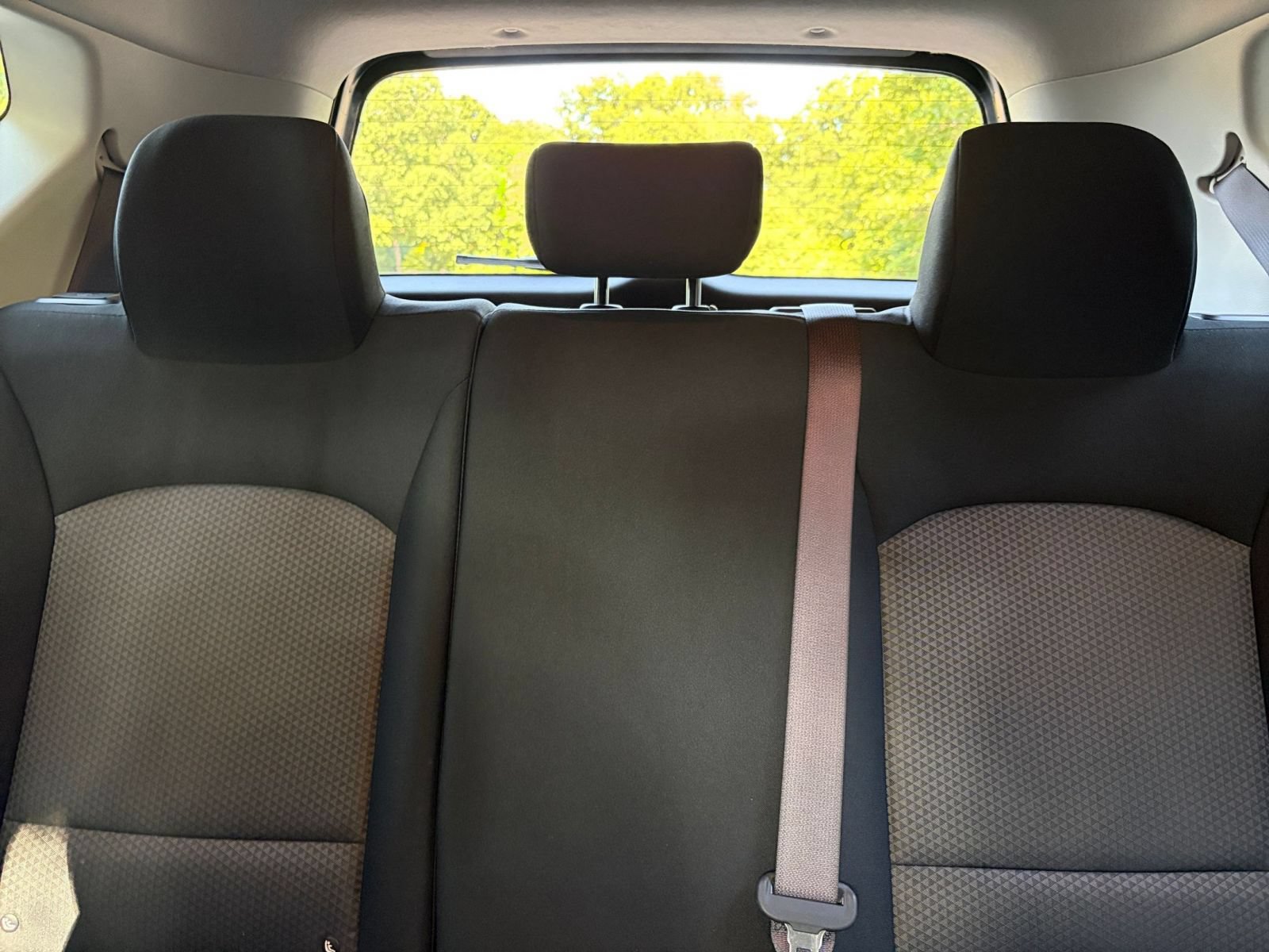 Used 2025 Kia Soul LX w/ LX Technology Package FWD image 35