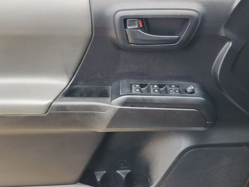 Used 2020 Toyota Tacoma SR w/ SR Convenience Package RWD image 17