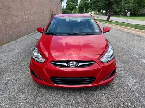 Used 2013 Hyundai Accent GS FWD image 8