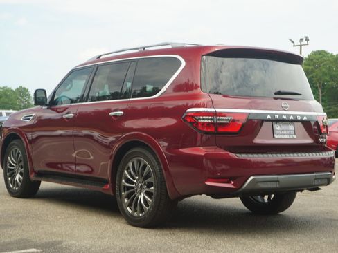 Used 2024 Nissan Armada Platinum w/ Cargo Package image 7