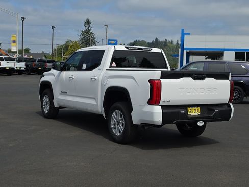 New 2026 Toyota Tundra SR5 w/ SR5 Premium Package AWD/4WD image 4