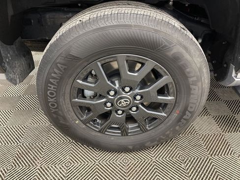 Used 2025 Toyota 4Runner SR5 image 36