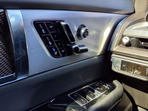 New 2026 Cadillac Vistiq Luxury image 19