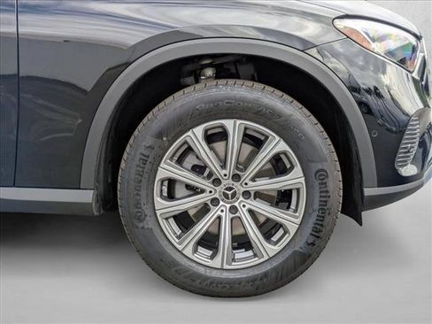 Certified 2025 Mercedes-Benz GLC 300 image 24