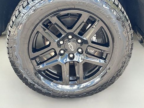 Used 2024 Chevrolet Silverado 1500 Custom Trail Boss AWD/4WD image 28