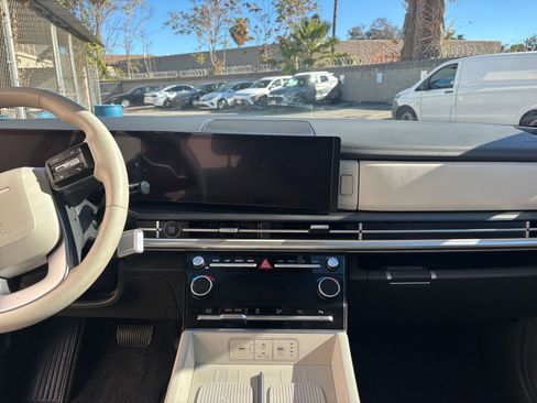 Used 2025 Hyundai Santa Fe SEL image 18