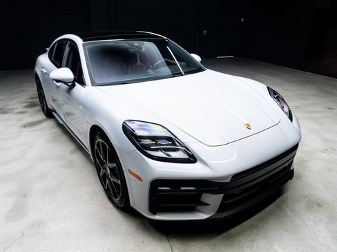 Used 2025 Porsche Panamera 4 AWD/4WD image 8