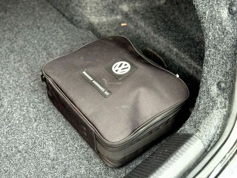 Used 2018 Volkswagen Passat 2.0T S image 35